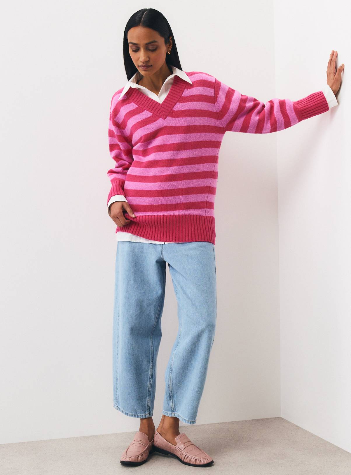 Bright Pink Pure Lambswool V-Neck Jumper XL - Image 2